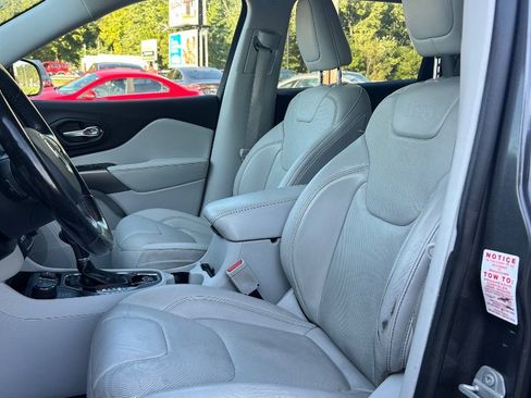Used 2020 Jeep Cherokee Limited AWD/4WD image 8