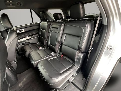 Used 2024 Ford Explorer XLT w/ Equipment Group 202A AWD/4WD image 22