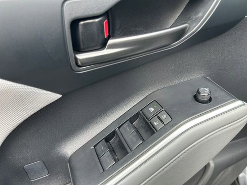 Used 2023 Toyota Highlander L FWD image 22