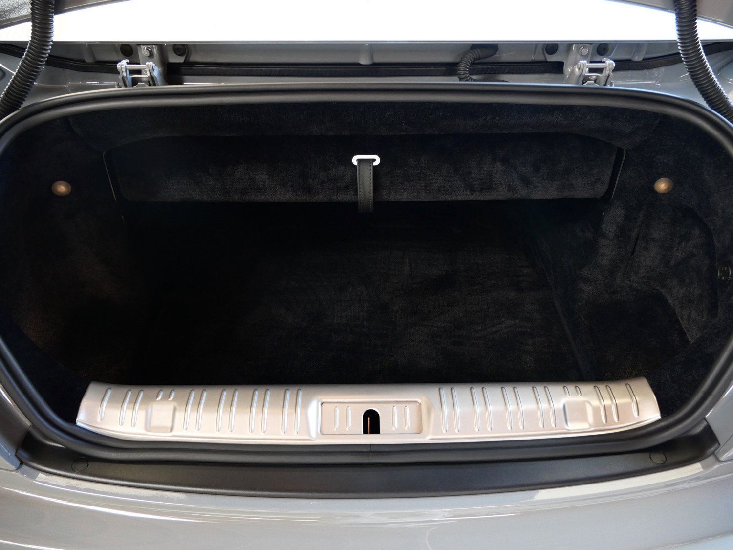 Used 2018 Rolls-Royce Dawn RWD image 34
