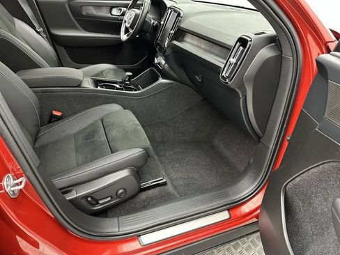 Certified 2023 Volvo C40 P8 Recharge Ultimate w/ Protection Package Premier AWD/4WD image 25