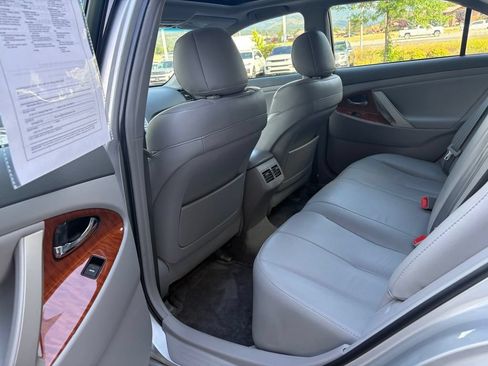 Used 2011 Toyota Camry XLE w/ SE/XLE Extra-Value Pkg FWD image 23
