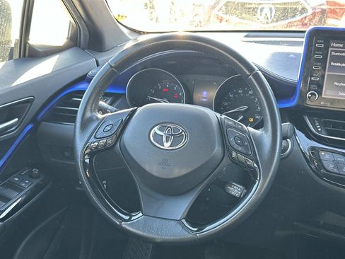 Used 2020 Toyota C-HR XLE image 25