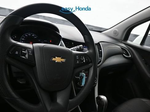 Used 2021 Chevrolet Trax LT image 12