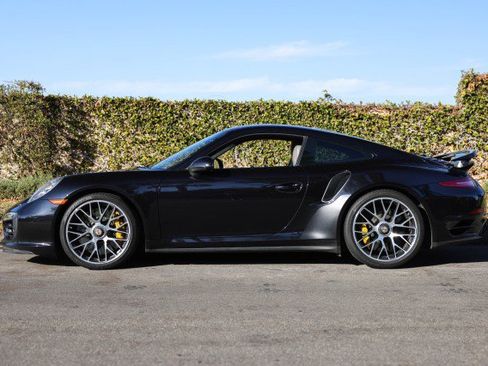 Used 2015 Porsche 911 Turbo S image 2