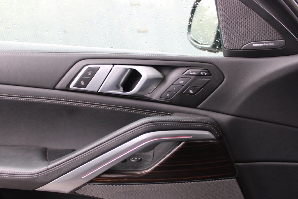 Used 2025 BMW X6 xDrive40i AWD/4WD image 12