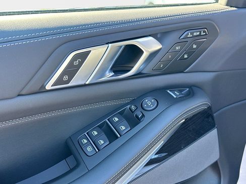 New 2026 BMW X7 M60i image 18