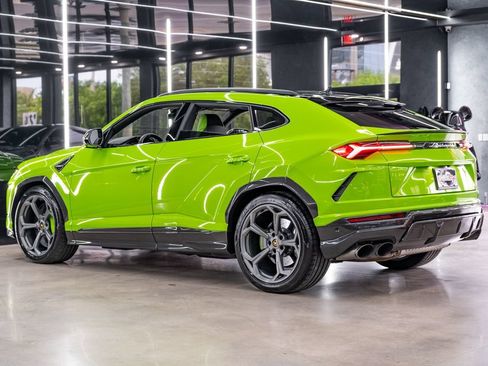 Used 2022 Lamborghini Urus AWD/4WD image 22