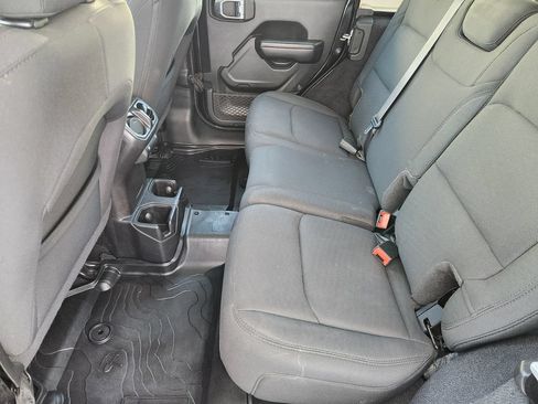 Used 2020 Jeep Wrangler Unlimited Sport AWD/4WD image 31