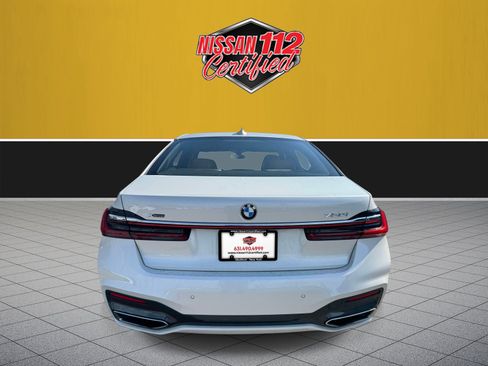 Used 2022 BMW 750i xDrive w/ M Sport Package AWD/4WD image 5