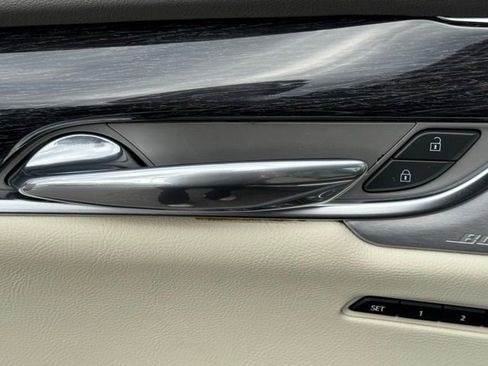 Certified 2023 Cadillac XT6 Premium Luxury image 16