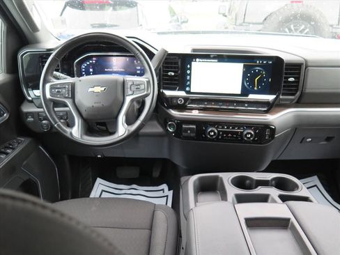 Used 2025 Chevrolet Silverado 1500 LT AWD/4WD image 15