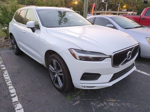 Used 2021 Volvo XC60 T5 Momentum w/ Protection Package Premier FWD image 1
