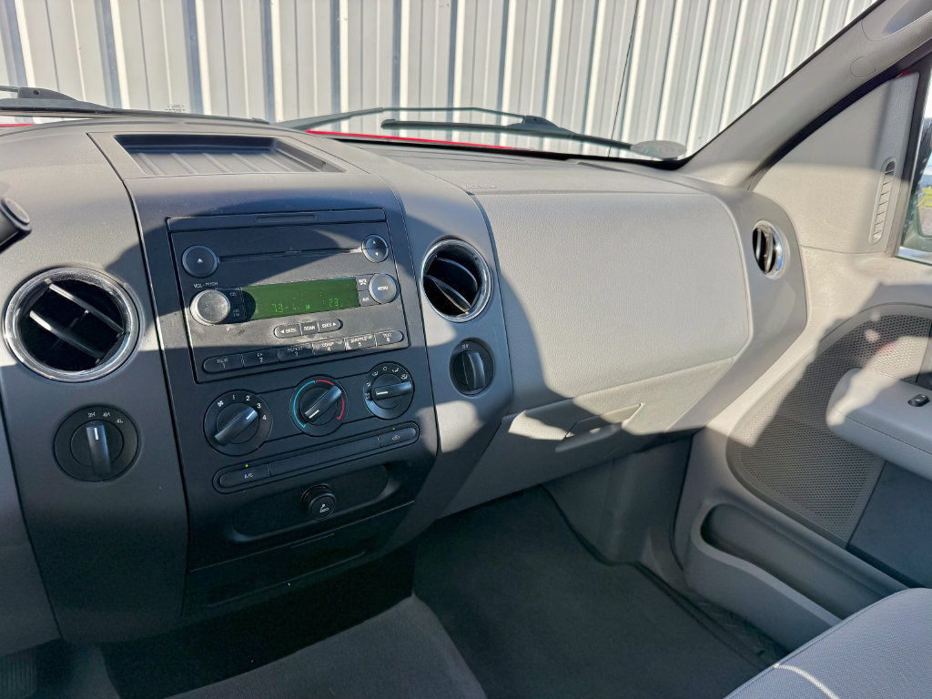 Used 2004 Ford F150 XLT AWD/4WD image 17