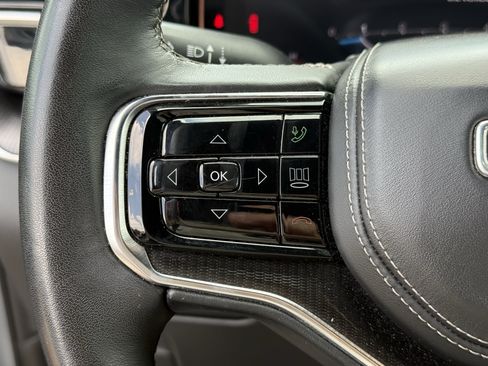 Used 2024 Jeep Grand Wagoneer Series II Obsidian w/ Quick Order Packagew 28T AWD/4WD image 16