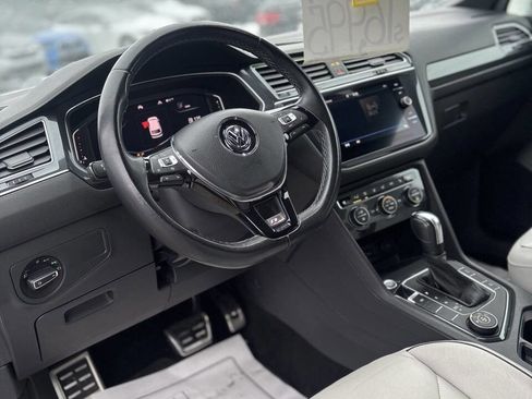 Used 2020 Volkswagen Tiguan SEL Premium R-Line w/ 3rd Row Seat Package image 9