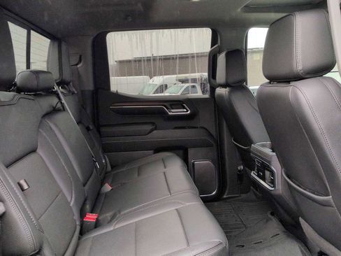 Used 2023 Jeep Grand Cherokee Limited w/ Black Appearance Package image 24