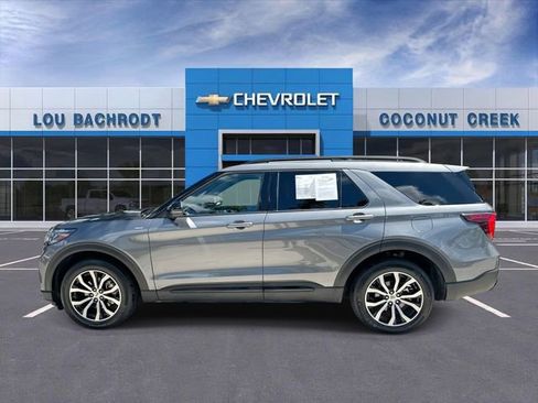 Used 2025 Ford Explorer ST-Line AWD/4WD image 5