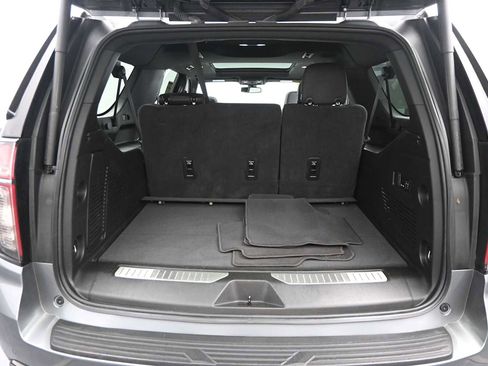 Used 2022 Chevrolet Suburban RST w/ Luxury Package AWD/4WD image 13