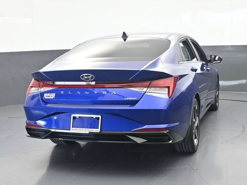 Used 2023 Hyundai Elantra Limited FWD image 5