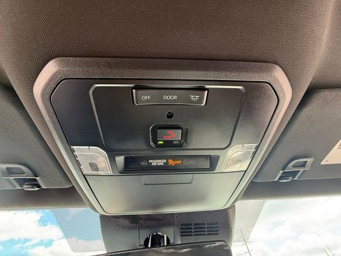 Used 2025 Toyota Tacoma TRD Off-Road image 16