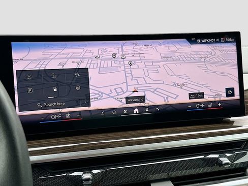 Certified 2024 BMW X7 xDrive40i w/ Executive Package AWD/4WD image 13