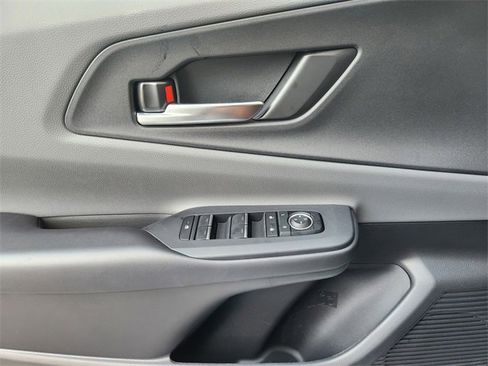 Used 2025 Toyota Prius XLE image 18