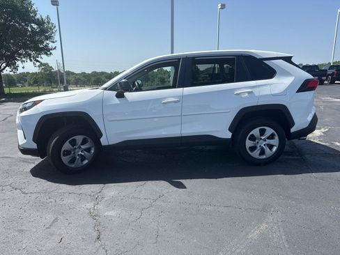 Certified 2023 Toyota RAV4 LE FWD image 5