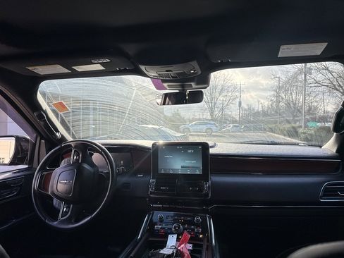 Used 2021 Lincoln Navigator L Reserve image 8