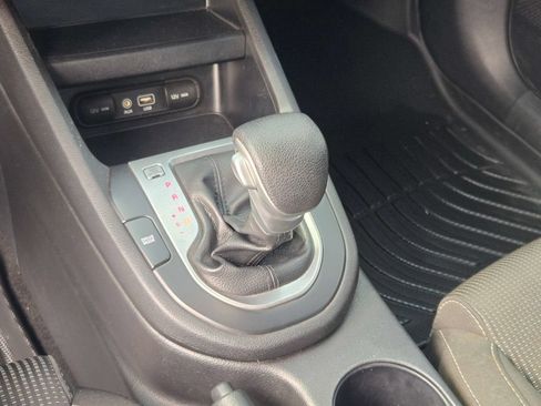 Used 2020 Kia Forte LXS FWD image 33