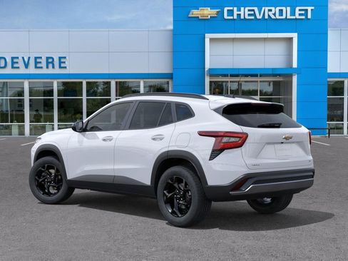 New 2026 Chevrolet Trax LT w/ Midnight Edition image 3
