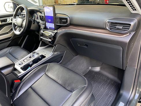 Certified 2023 Ford Explorer Limited w/ Limited Technology Package AWD/4WD image 28