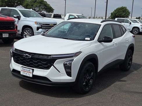 New 2026 Chevrolet Trax LT w/ Midnight Edition FWD image 1