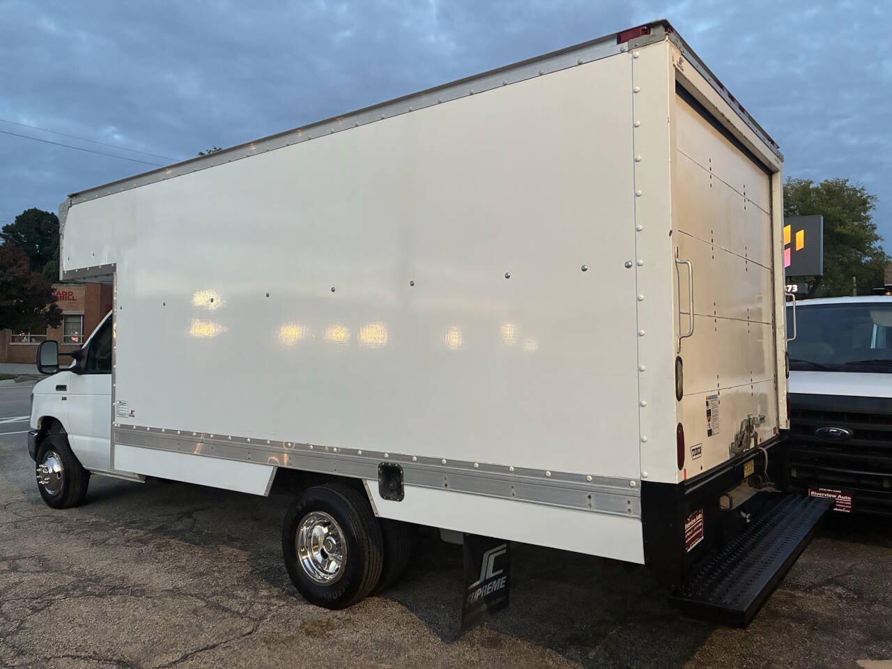Used 2013 Ford E-350 and Econoline 350 Super Duty w/ Payload Pkg RWD image 8