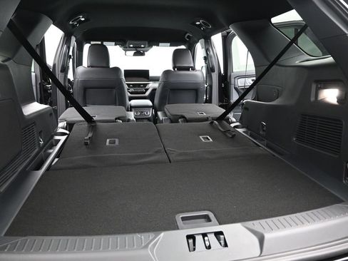 New 2026 Ford Explorer ST-Line w/ ST-Line Street Pack image 22