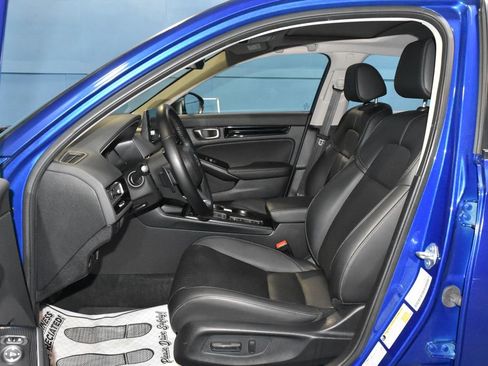 Used 2023 Honda Civic Touring image 7