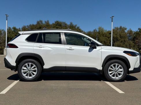 New 2026 Toyota Corolla Cross LE image 3