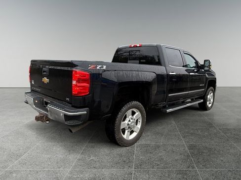 Used 2018 Chevrolet Silverado 2500 LTZ w/ Vortec Plus Package AWD/4WD image 5