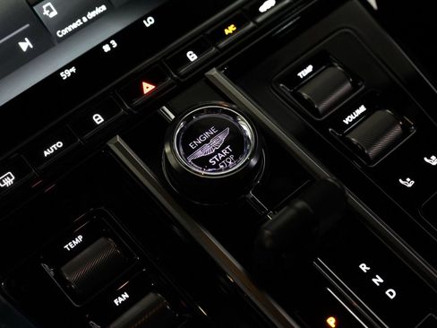 Used 2026 Aston Martin V8 Vantage Coupe RWD image 50