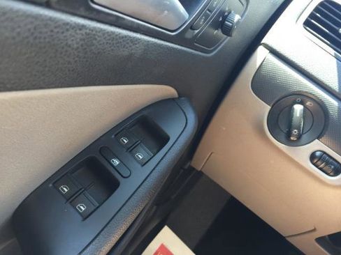 Used 2014 Volkswagen Jetta S image 10