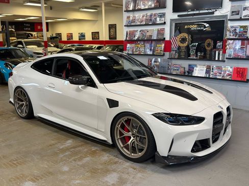 Used 2023 BMW M4 CSL RWD image 4