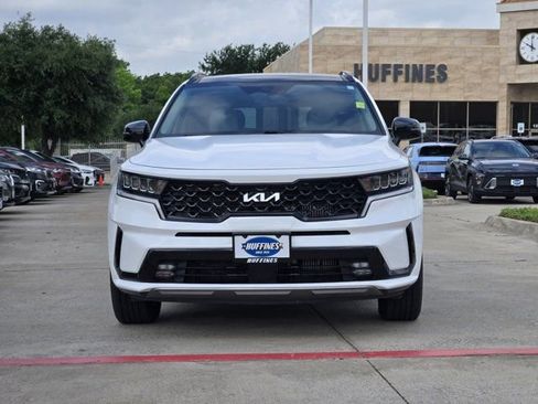 Certified 2022 Kia Sorento EX w/ Panoramic Sunroof Package FWD image 2