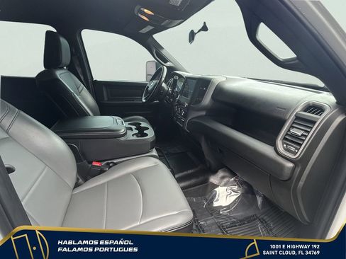 Used 2024 RAM 3500 Tradesman w/ Chrome Appearance Group AWD/4WD image 31