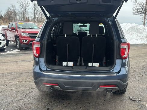 Used 2018 Ford Explorer XLT w/ Equipment Group 201A image 33