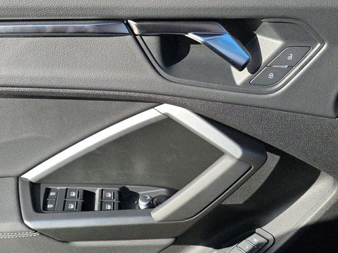 Certified 2025 Audi Q3 2.0T Premium w/ Convenience Package image 19