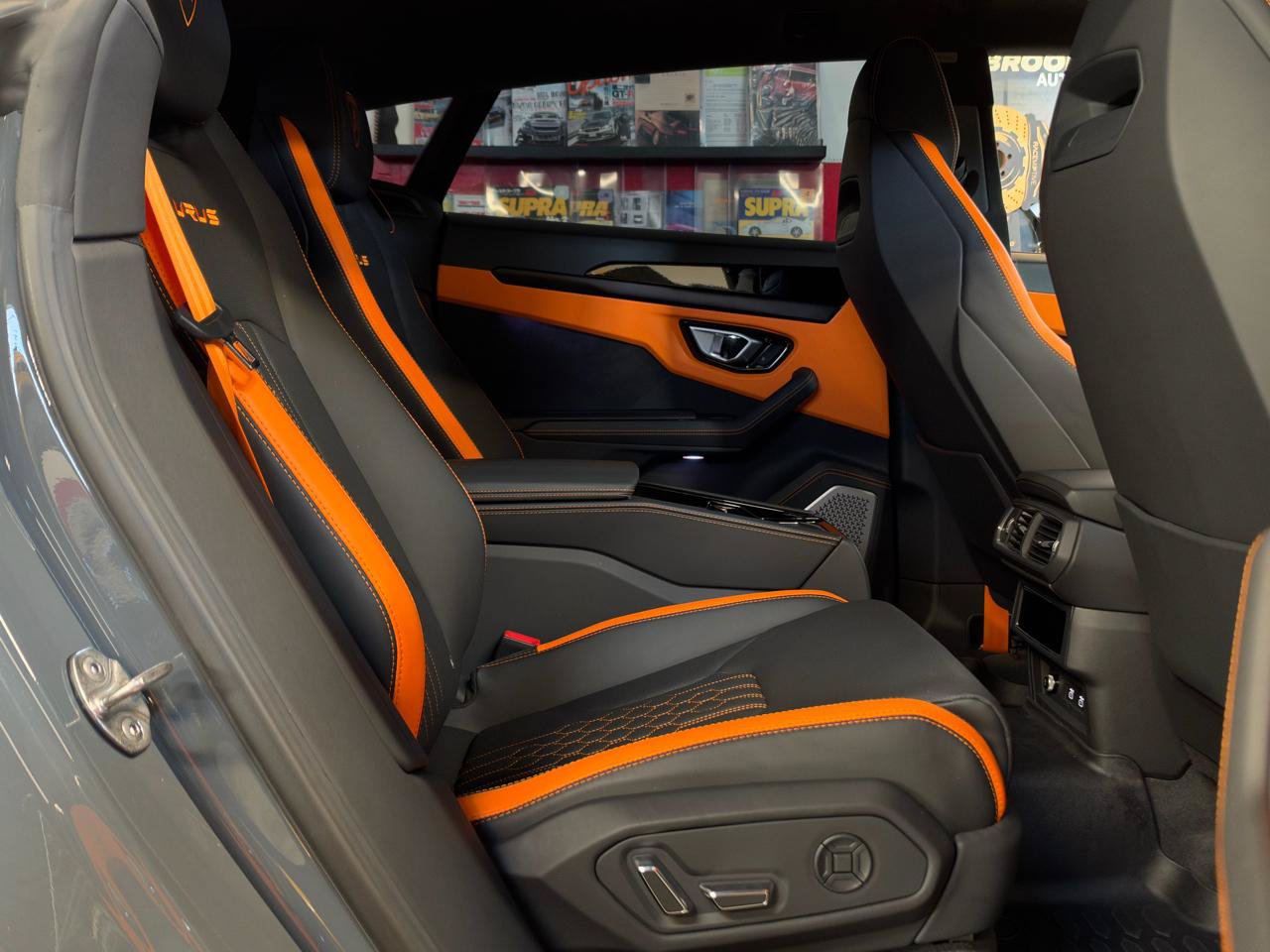 Used 2024 Lamborghini Urus S AWD/4WD image 25