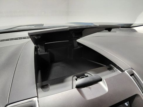 Certified 2018 Ford Edge Titanium AWD/4WD image 37