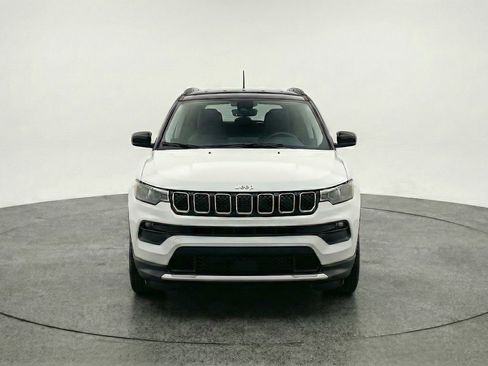 Used 2025 Jeep Compass Limited image 2