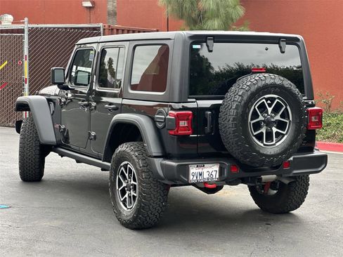 Used 2026 Jeep Wrangler Unlimited Rubicon AWD/4WD image 4