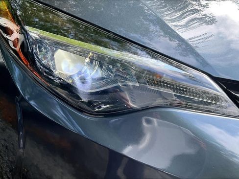 Used 2018 Toyota Corolla LE FWD image 27